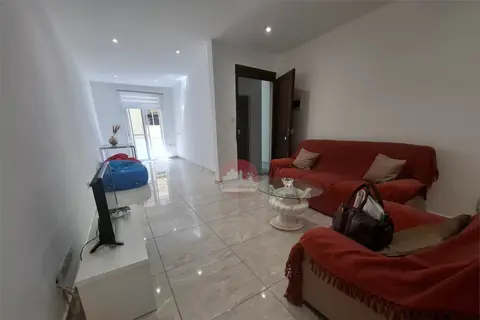3 Bedroom Apartment For Sale in San Gwann