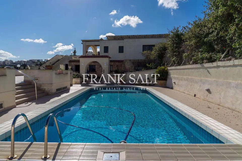 Mellieha, Furnished Bungalow
