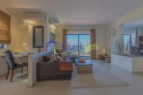 Penthouse 2 chambres à louer à Madliena