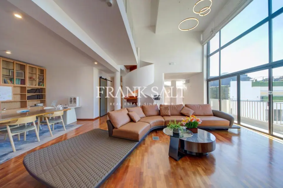 Sliema, Penthouse