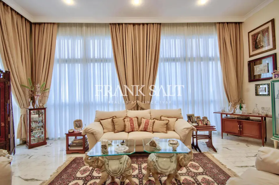 Madliena, Furnished Villa