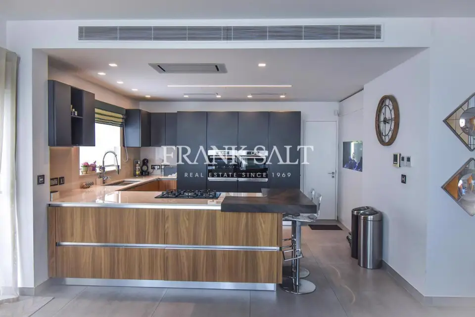 St Pauls Bay Furnished Semi-detached Villa