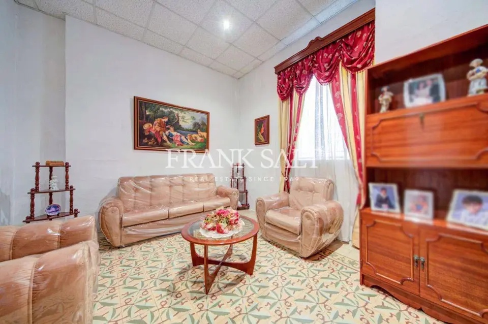 Senglea, Second Floor Apartment