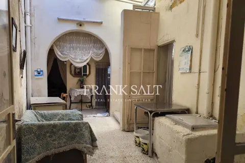 2 Bedroom Town House For Sale in Naxxar