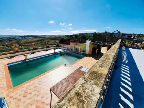 3 bedroom Farmhouse for sale in Rabat