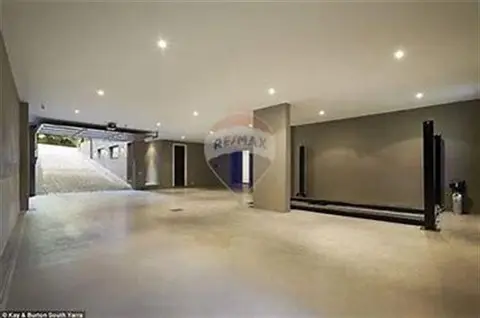 Garage (Residential) for sale in Marsascala