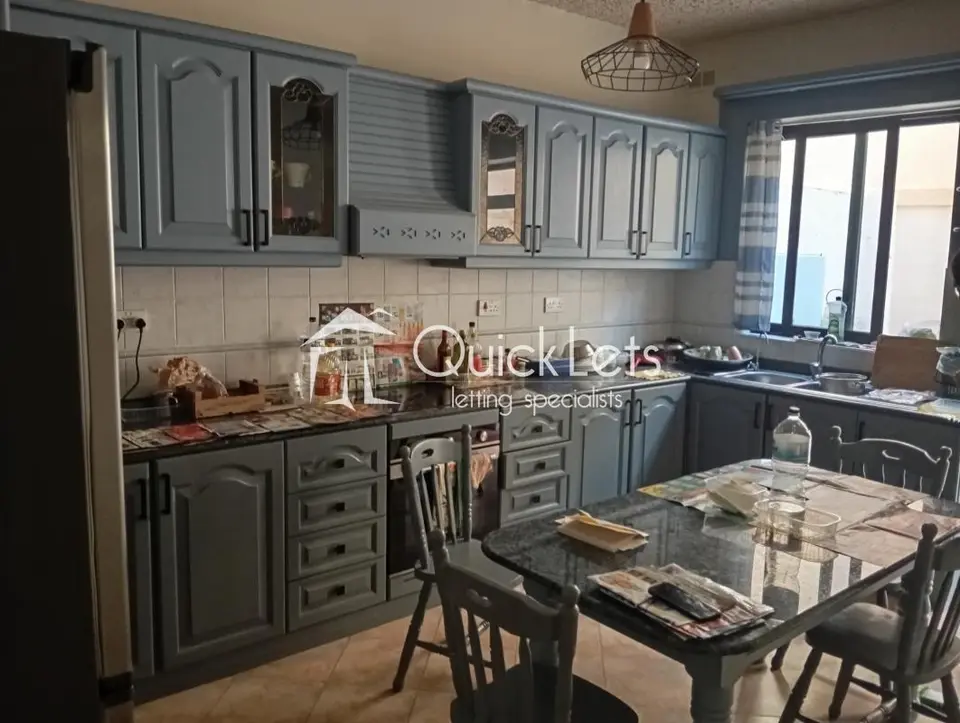 Duplex 3 chambres à louer à Marsaskala
