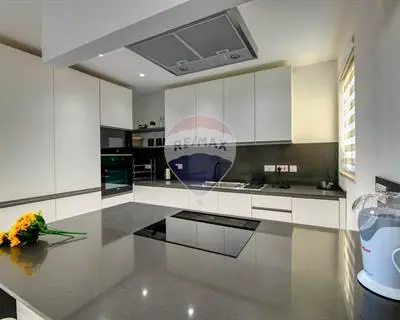 3 bedroom Penthouse for sale in St Julian's