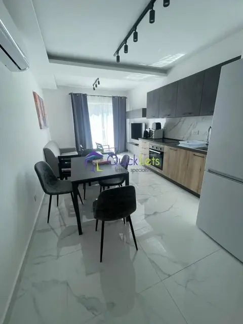 2 bedroom Penthouse to rent in Gzira