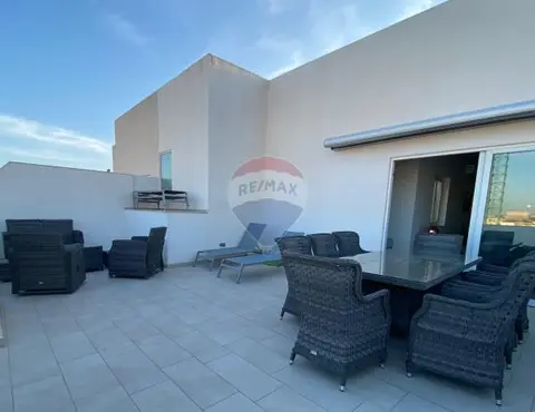2 bedroom Penthouse for sale in Gzira