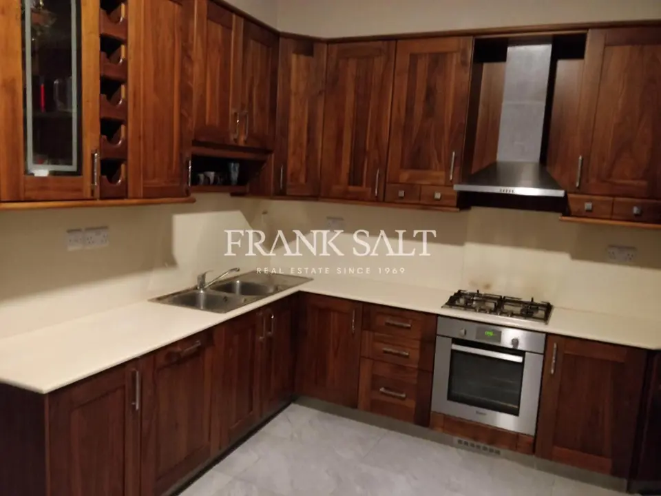 Fgura, Furnished Maisonette