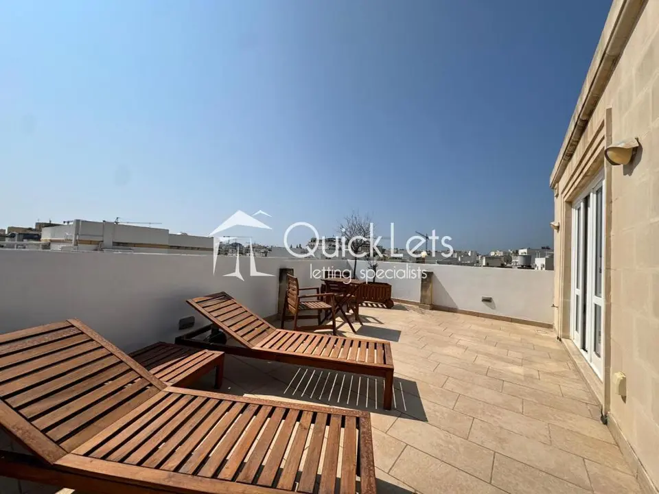 2 bedroom Penthouse to rent in Sliema