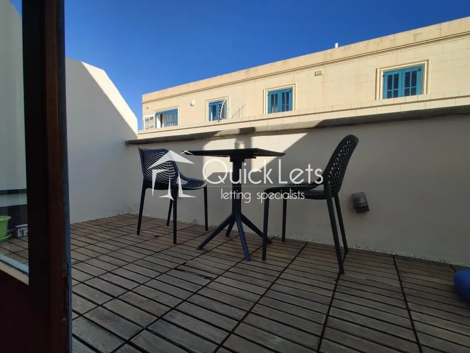 2 bedroom Penthouse to rent in St. Julians