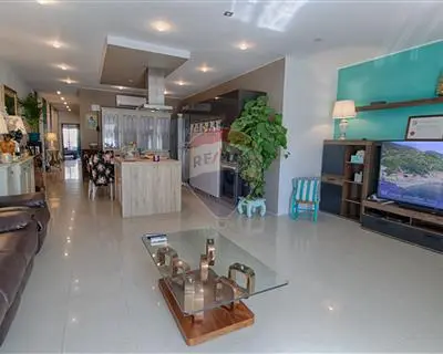 3 bedroom Maisonette for sale in Bahar Ic-Caghaq