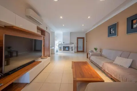 3 Bedroom Apartment For Sale in Tarxien