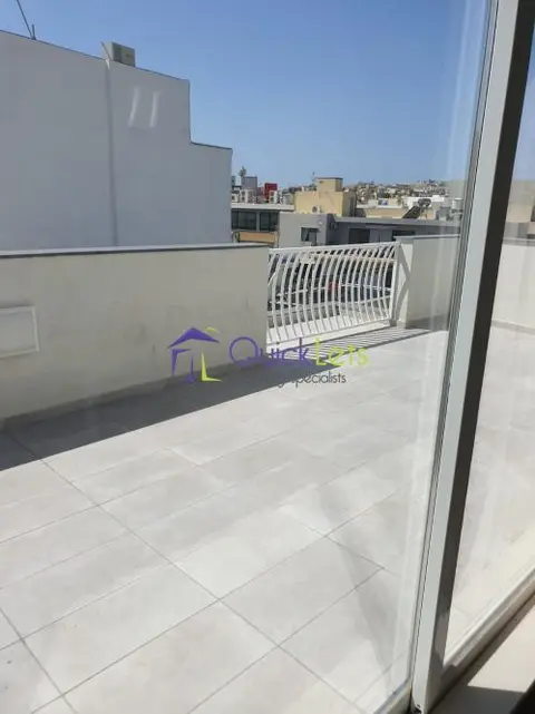 5 bedroom Penthouse to rent in Pieta