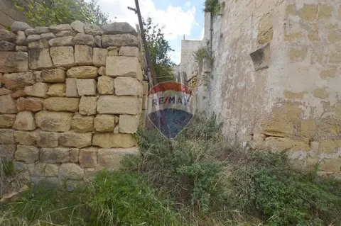 Farmhouse for sale in Siggiewi
