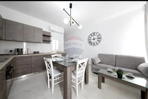 2 bedroom Penthouse to rent in Pieta