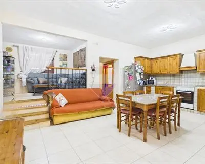 3 bedroom Maisonette for sale in Santa Venera