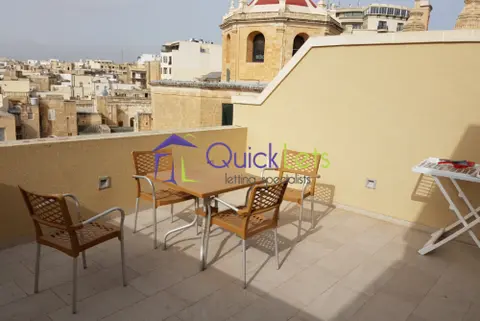 2 bedroom Penthouse to rent in Sliema