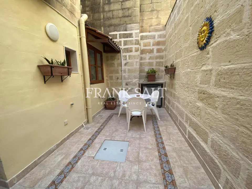 Sliema, Furnished Town House