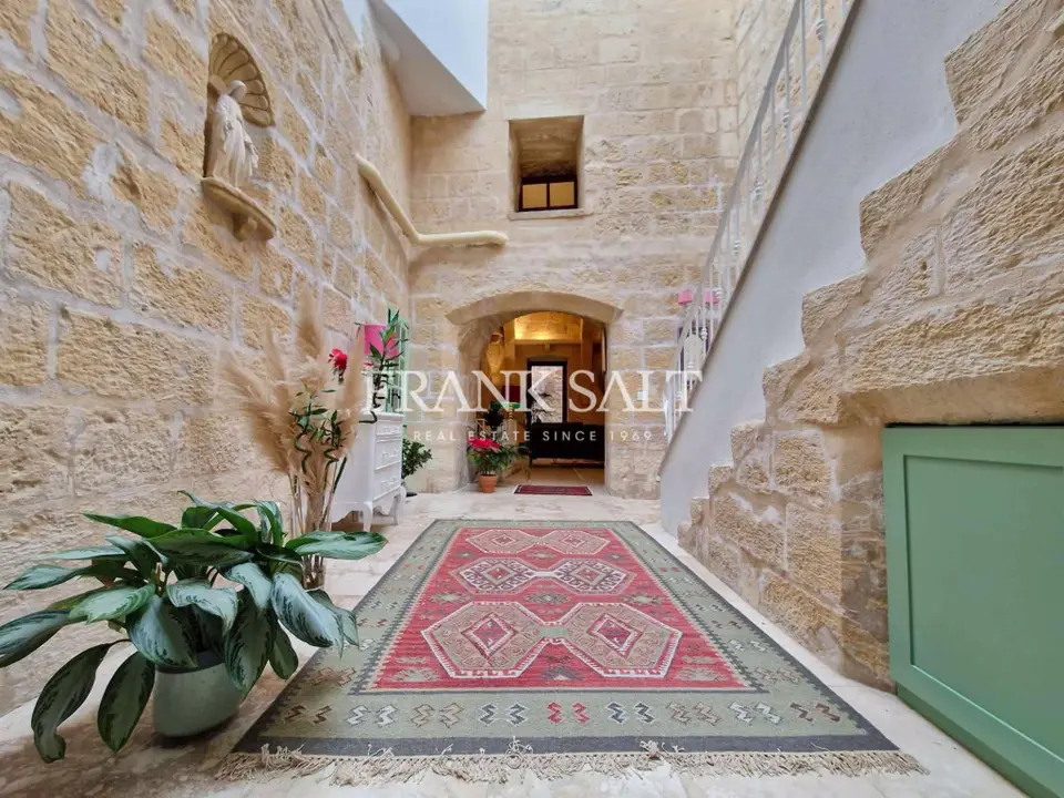 Zebbug, Furnished House of Character