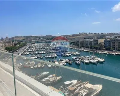 2 bedroom Penthouse to rent in Ta' Xbiex