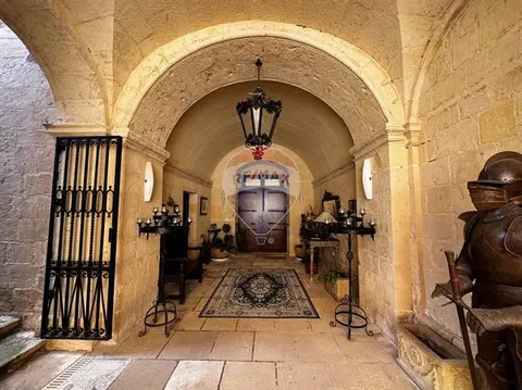 4 bedroom Palazzo for sale in Qormi