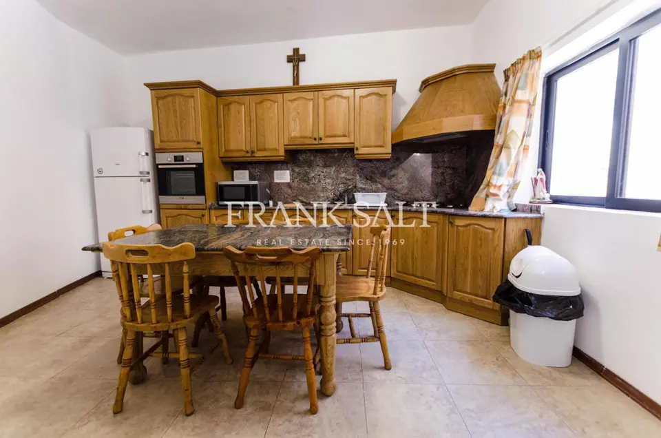 Cospicua, Furnished Terraced House