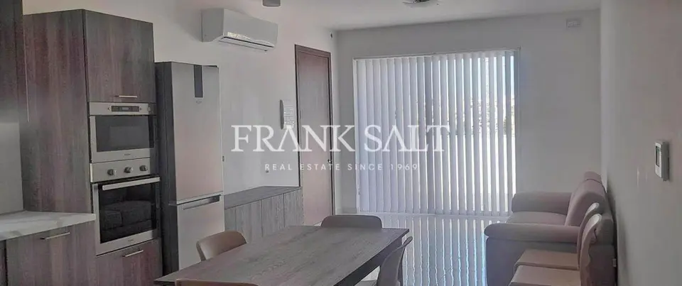 Mosta, Furnished Penthouse
