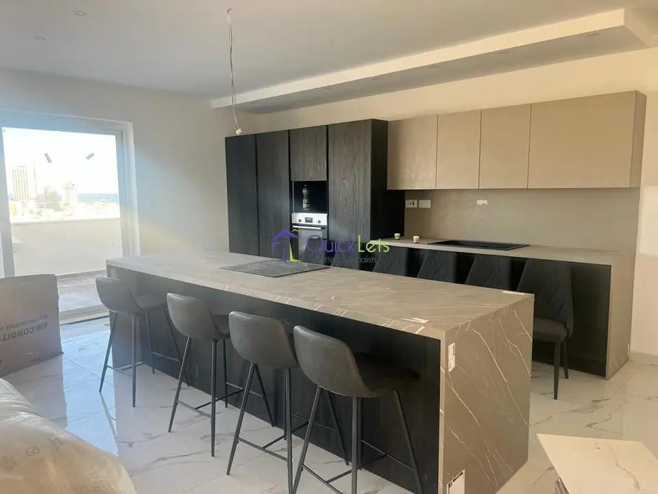 2 bedroom Penthouse to rent in Swieqi