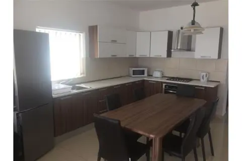 2 bedroom Penthouse to rent in San Gwann