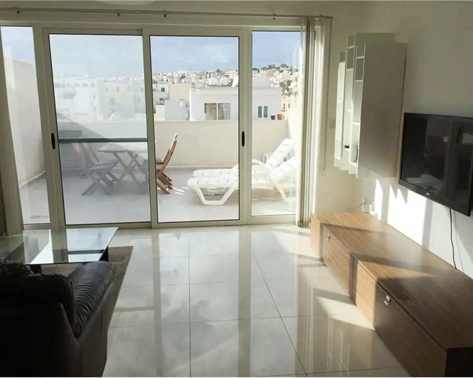 3 bedroom Penthouse to rent in Gzira
