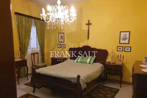 6 Bedroom Apartment For Sale in Marsascala