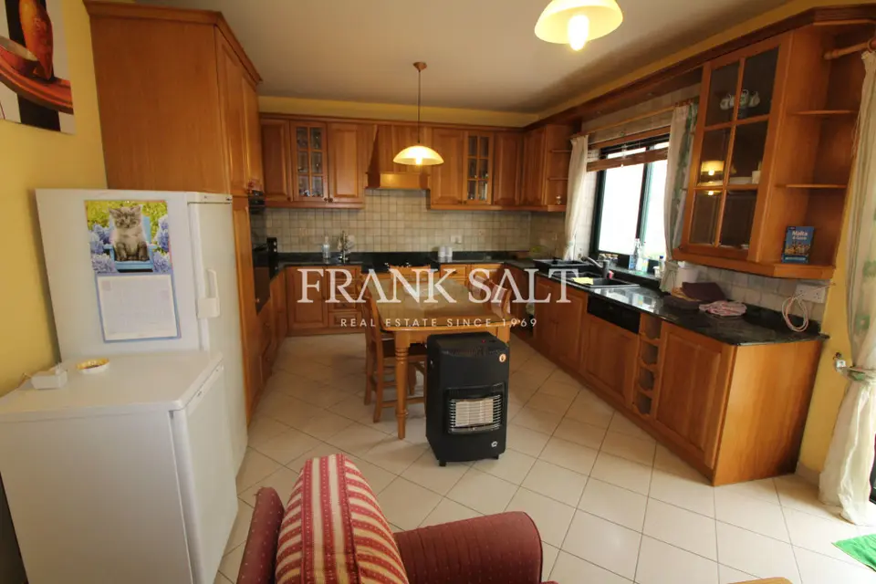 Santa Venera, Furnished Apartment