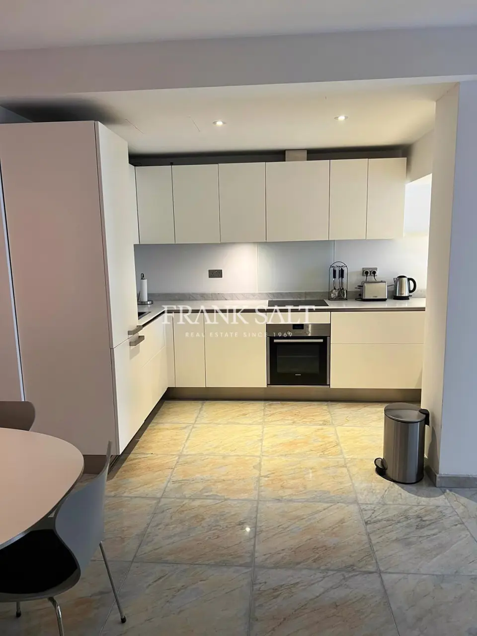 Portomaso, Apartment