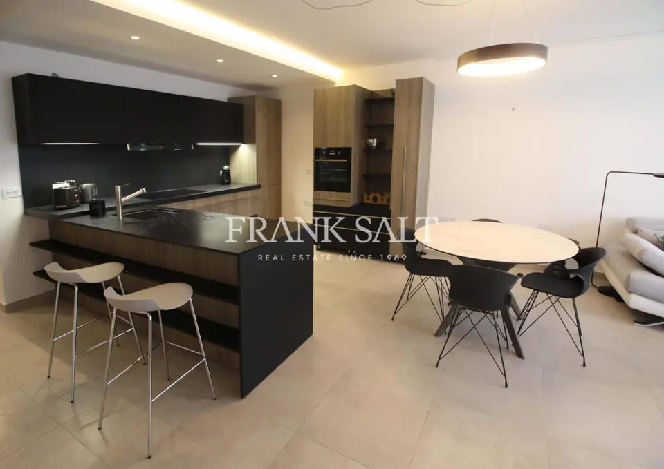 2 bedroom Apartment to rent in Ta' Xbiex