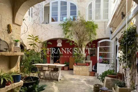 3 Bedroom House of Character For Sale in Wardija