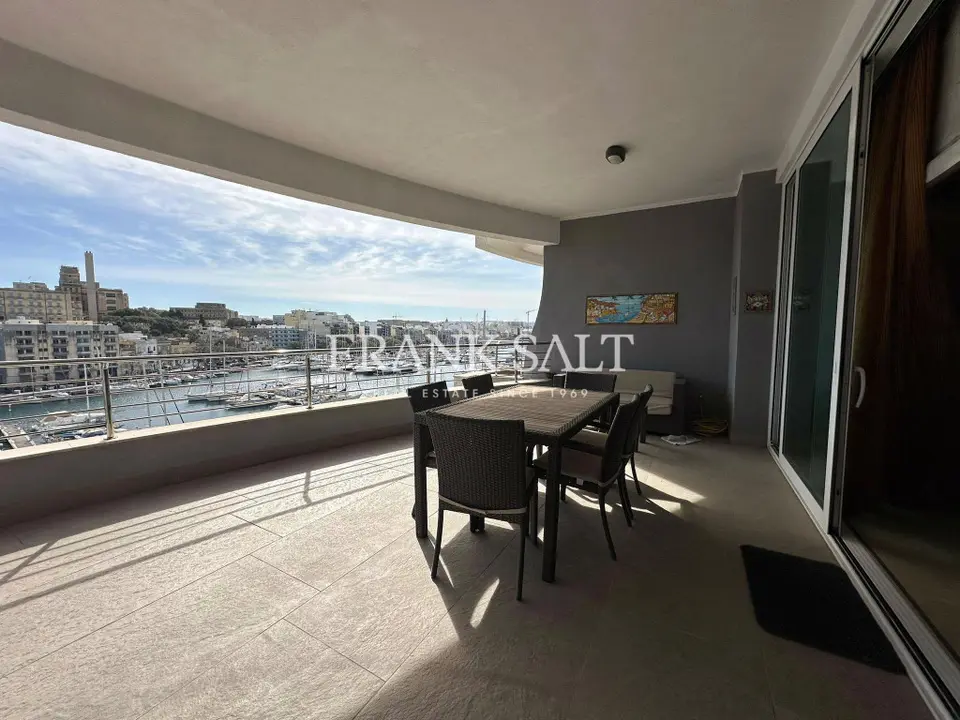 3 bedroom Apartment to rent in Ta' Xbiex