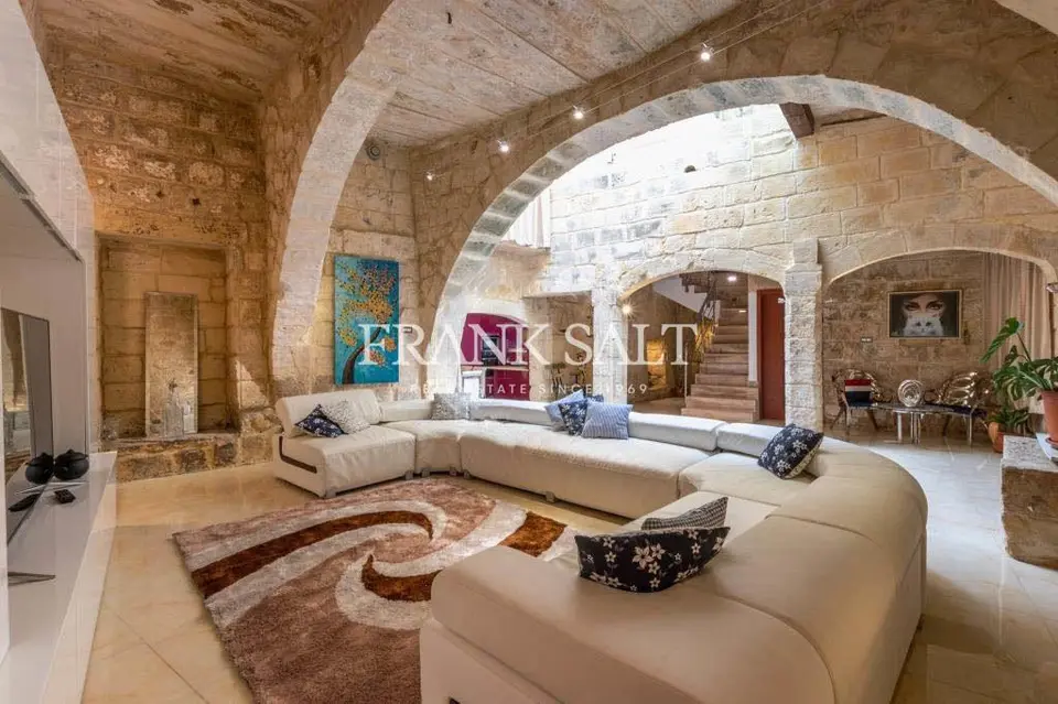 Qormi, Furnished House of Character