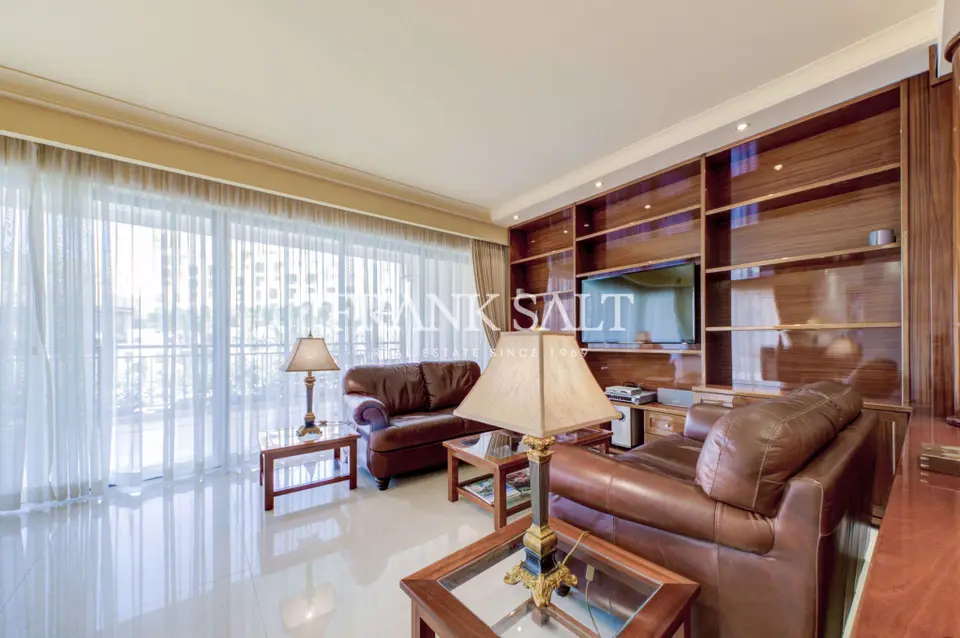 Portomaso, Apartment