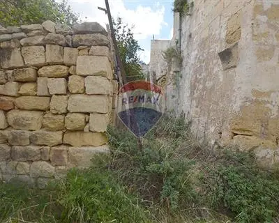 Farmhouse for sale in Siggiewi