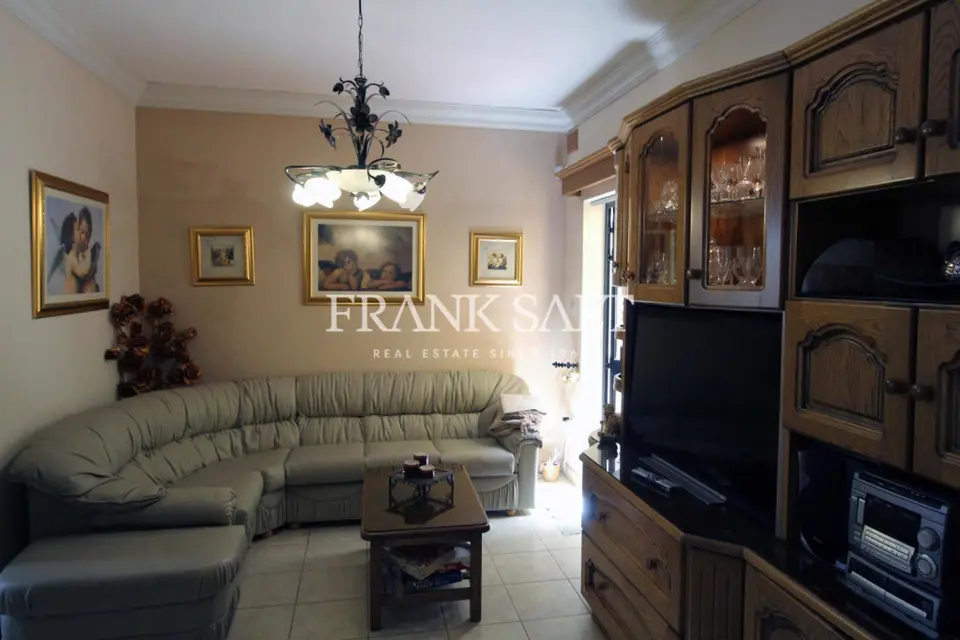 Marsaxlokk, Finished Solitary Maisonette