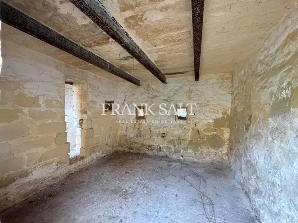 Zabbar, Unconverted Farmhouse