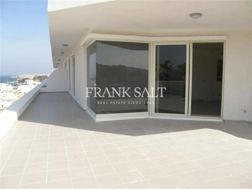 Gzira, Furnished Penthouse