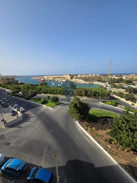 3 bedroom Top Floor Apartment for sale in Kalkara