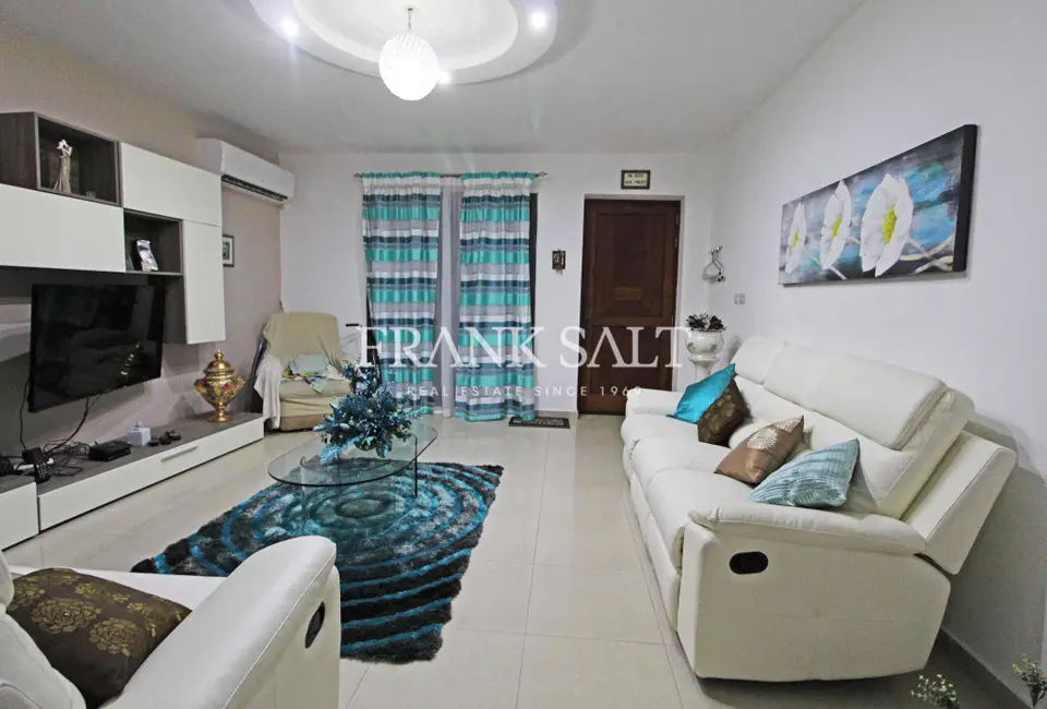 Santa Venera, Furnished Elevated Maisonette