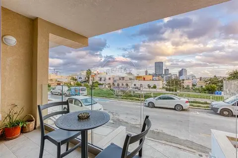2 bedroom Maisonette to rent in Pembroke
