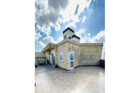 2 Bedroom Penthouse For Sale in Siggiewi
