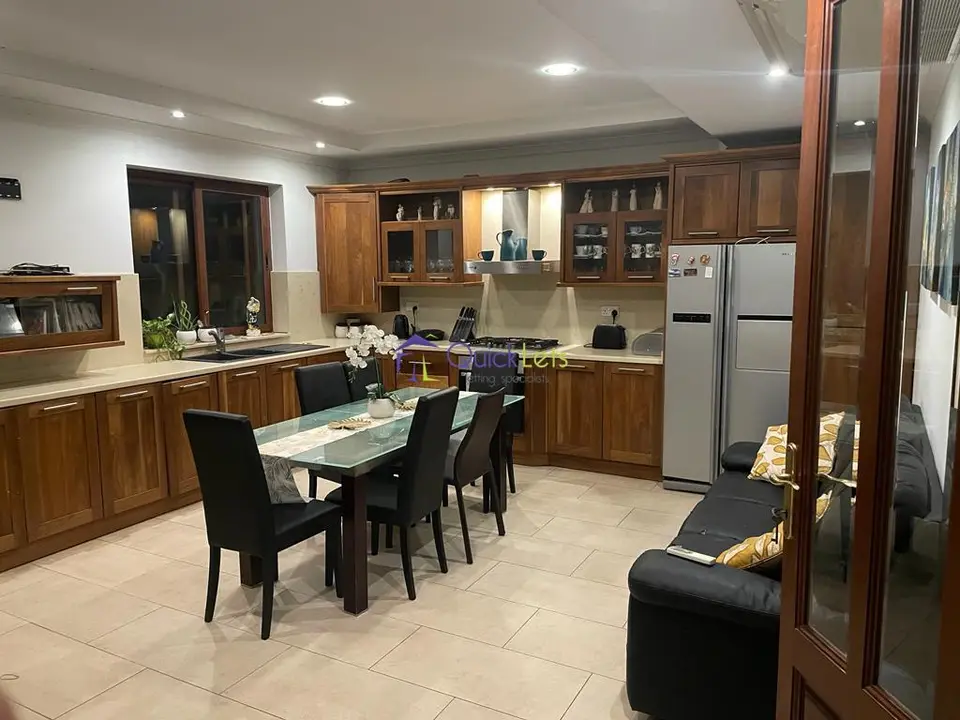 4 bedroom Terraced House to rent in Siggiewi